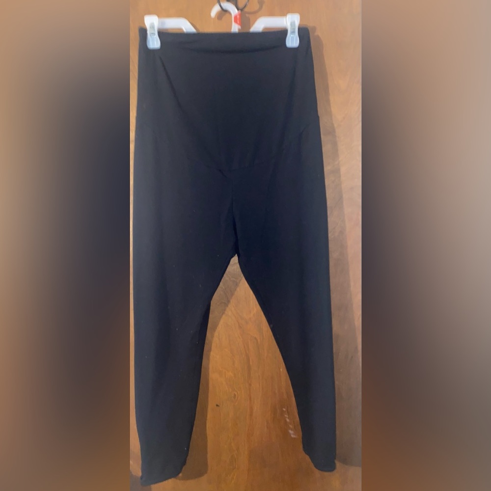 Maternity capri leggings